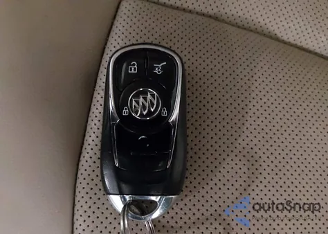 2017 Buick Envision Essence z USA, uszkodzony, nr VIN LRBFXDSA2HD147054